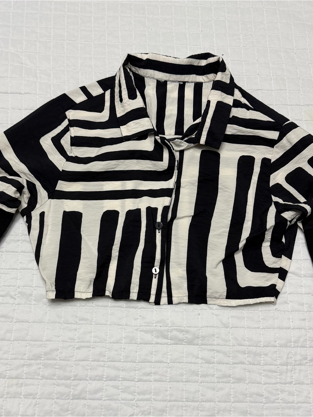 Black White Geometric Cropped Button Up Top S